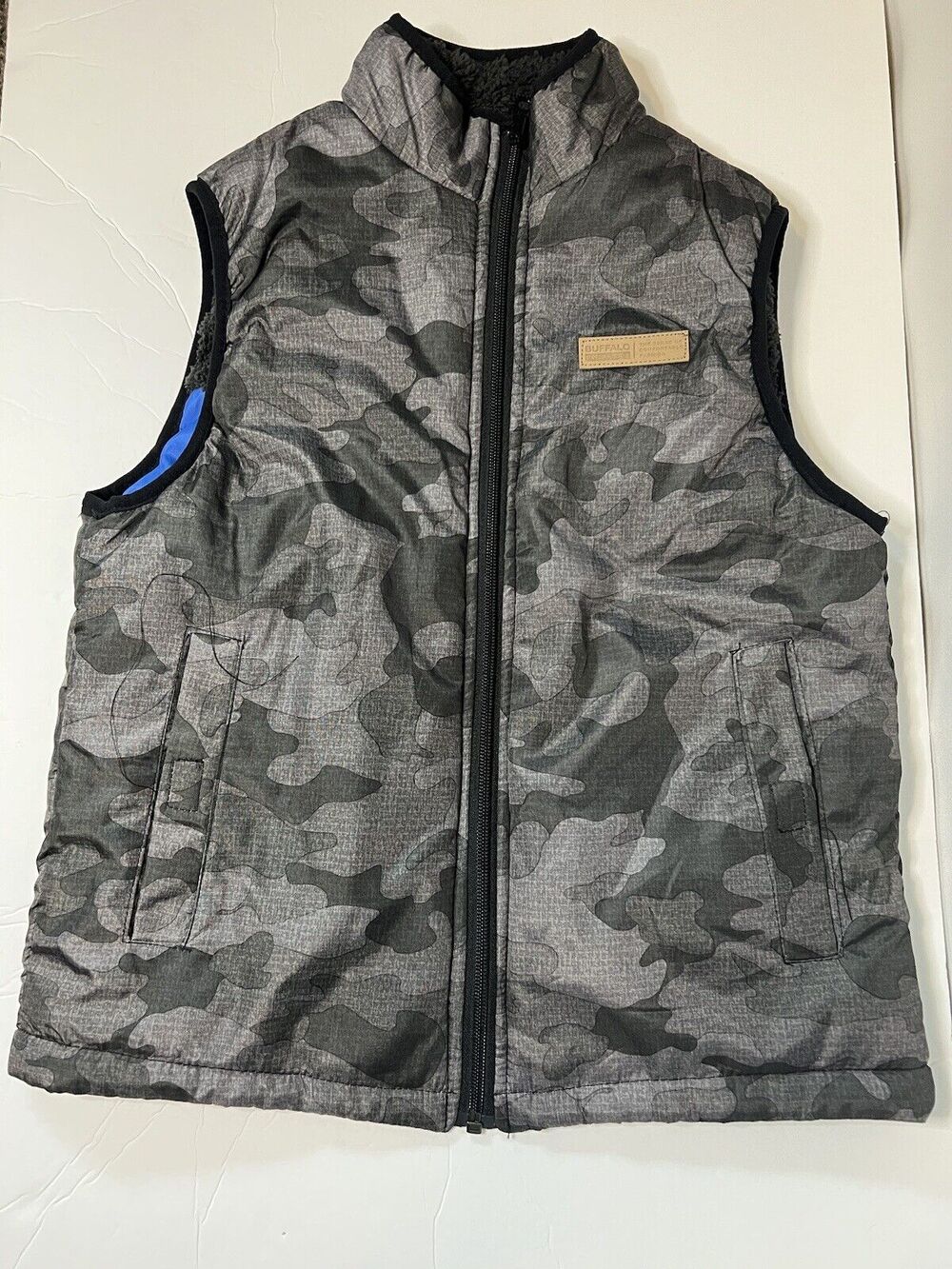 Buffalo David Bitton Camo Vest Size S Boys Sleeveless Zip Pockets Reversible